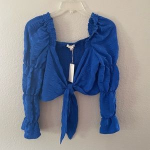NWT. Blue crop top